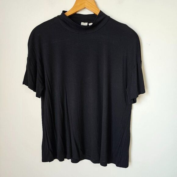 EUC GAP MOCK NECK BLACK TOP SHORT SLEEVES SIZE SMALL - Picture 2 of 9